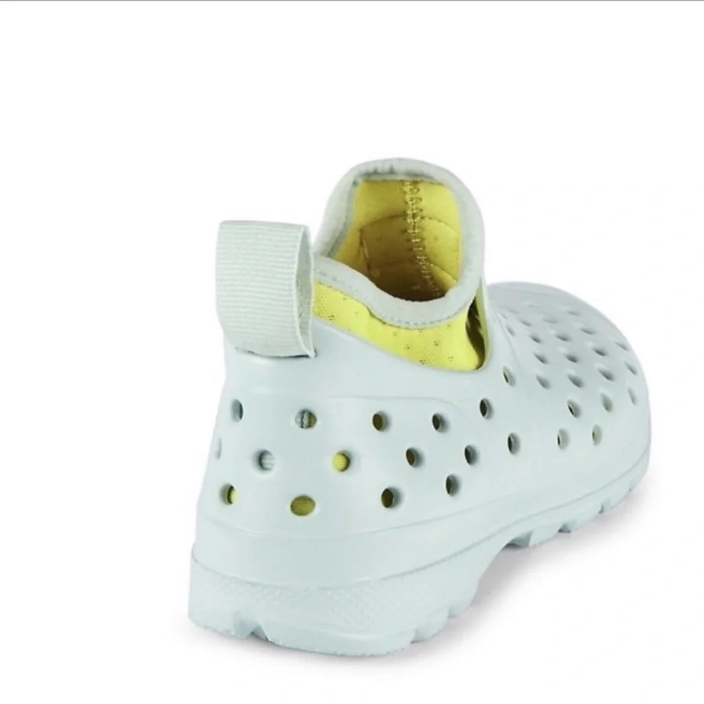 Hunter Original Lightweight Outdoor Shoe with Ventilating... Size US B3 G4